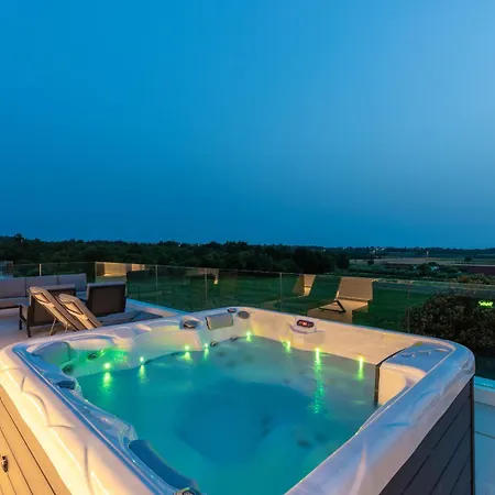 Parenzo Villa