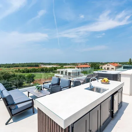 Parenzo Villa